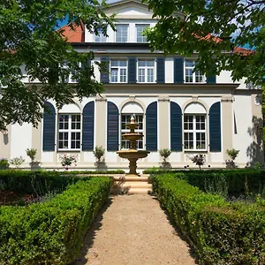 villa-golding-flat-3.dresdenhotels.net/